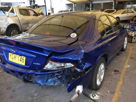 WRECKING 2002 FORD AUIII FALCON SEDAN FOR PARTS